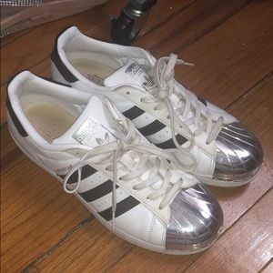 Low Top White Adidas Silver Toe